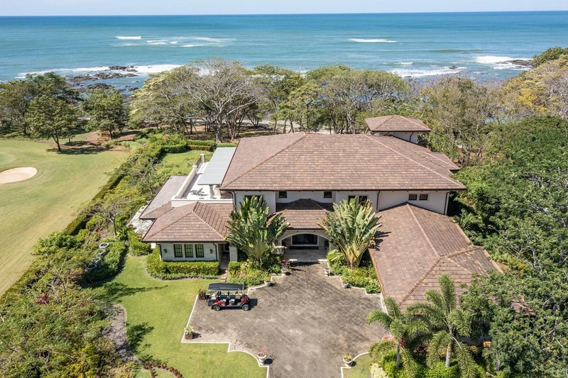 Luxury Estate |Beach front, Pool & Staff - Houses for Rent in Tamarindo, Provincia de Guanacaste, Costa Rica