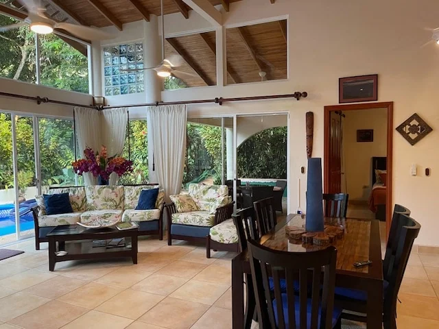 Casa Selva LaRu - Manuel Antonio Central - Villas for Rent in Manuel Antonio, Provincia de Puntarenas, Costa Rica