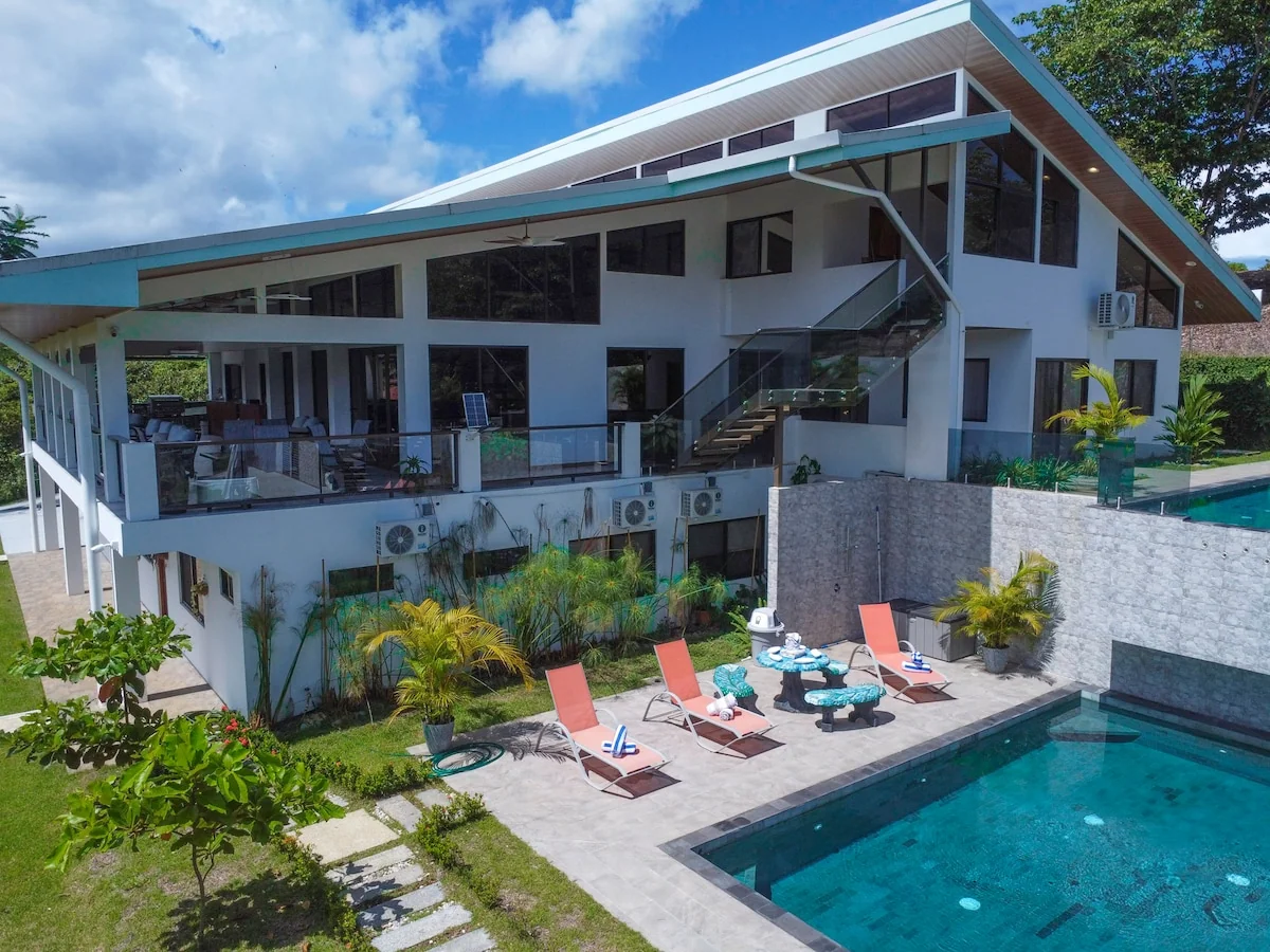 Quepos 10 Bedroom 2 Pools - Houses for Rent in Quepos, Provincia de Puntarenas, Costa Rica - Image 1