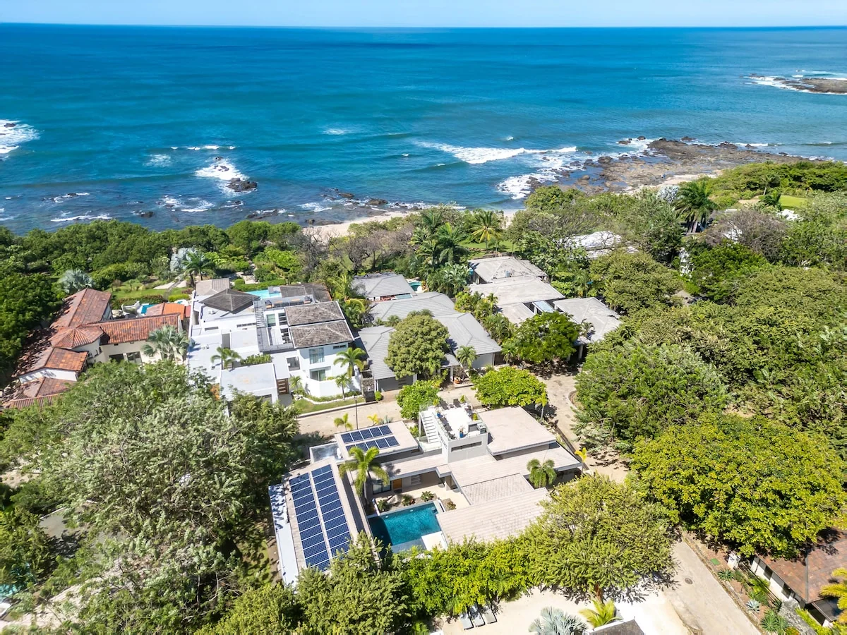 Private Villa w/ Pool Bar + Rooftop Lounge - Villas for Rent in Playa Langosta, Guanacaste Province, Costa Rica