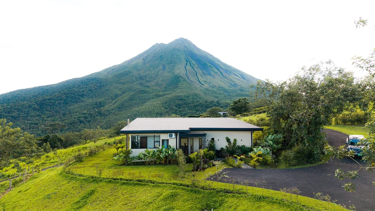 Luxury Villa Tabacón, a volcano in your garden. - Villas for Rent in La Fortuna, Alajuela Province, Costa Rica - Image 1