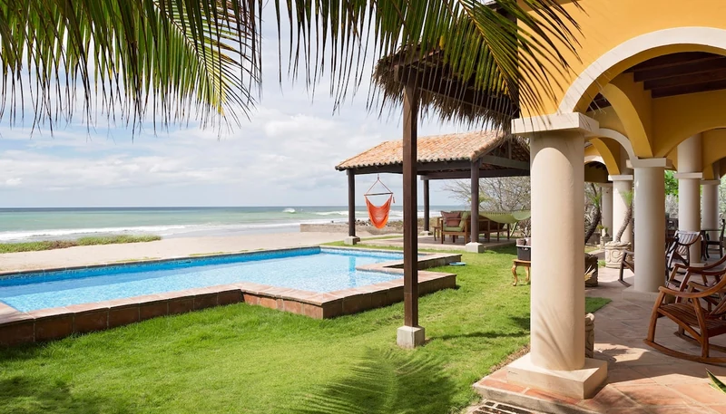 Casa Cantamar: Inviting outdoor space on the sand - Houses for Rent in Tola, Rivas, Nicaragua