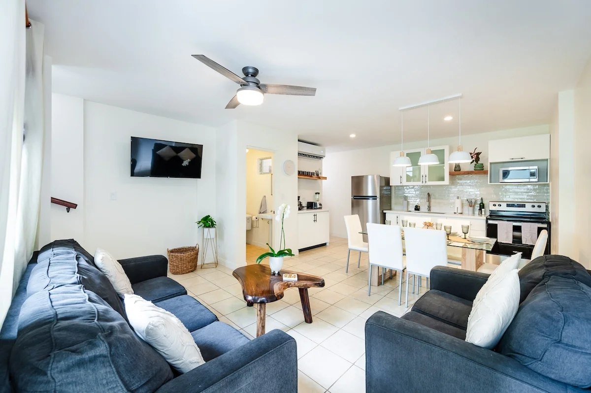 Digital Nomad friendly and steps from the pool! - Apartments for Rent in Tamarindo, Guanacaste Province, Costa Rica