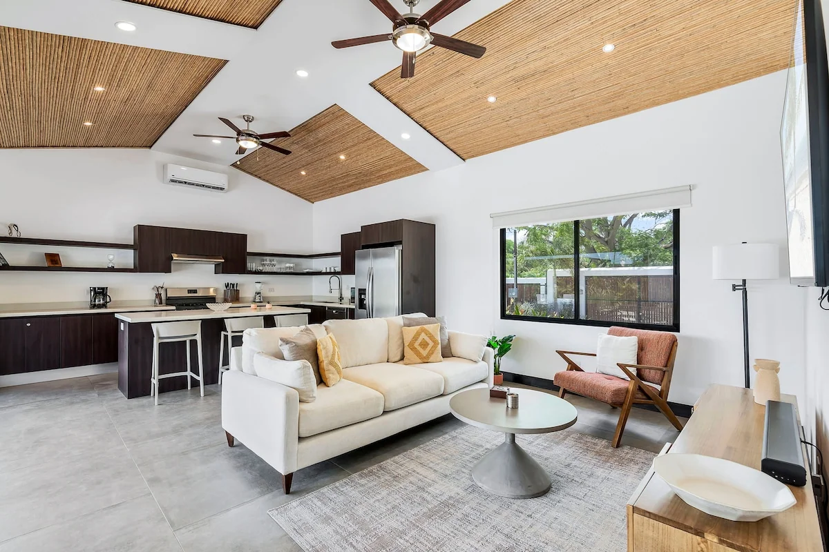 CU19: New 3 Bdrm Mod Home with Casita & Prv. Pool - Houses for Rent in Tamarindo, Provincia de Guanacaste, Costa Rica