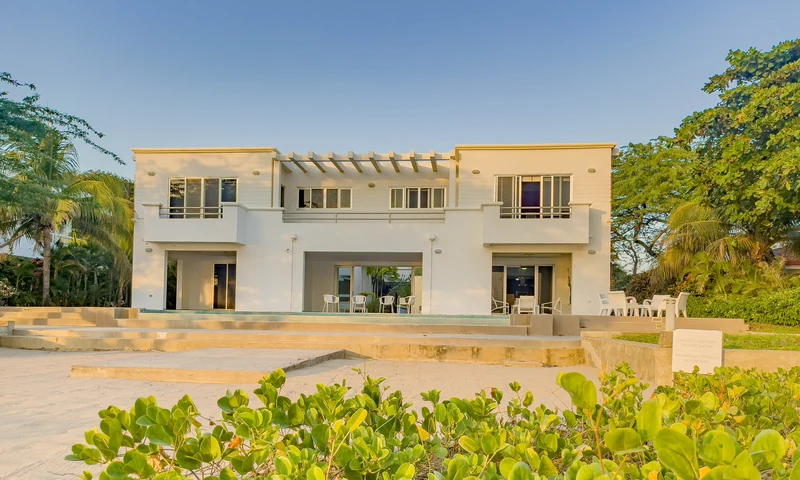 Panga Point Modern Oceanfront House - Houses for Rent in Tola, Rivas, Nicaragua