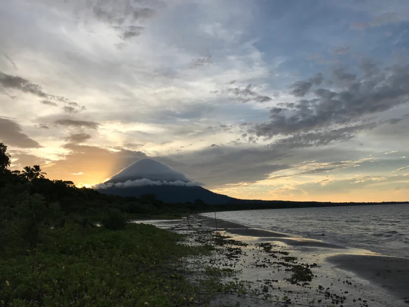 Bella Beach Casita on Ometepe w/kitchen, warm H20! - Cottages for Rent in Santa Cruz, Ometepe Island, Nicaragua