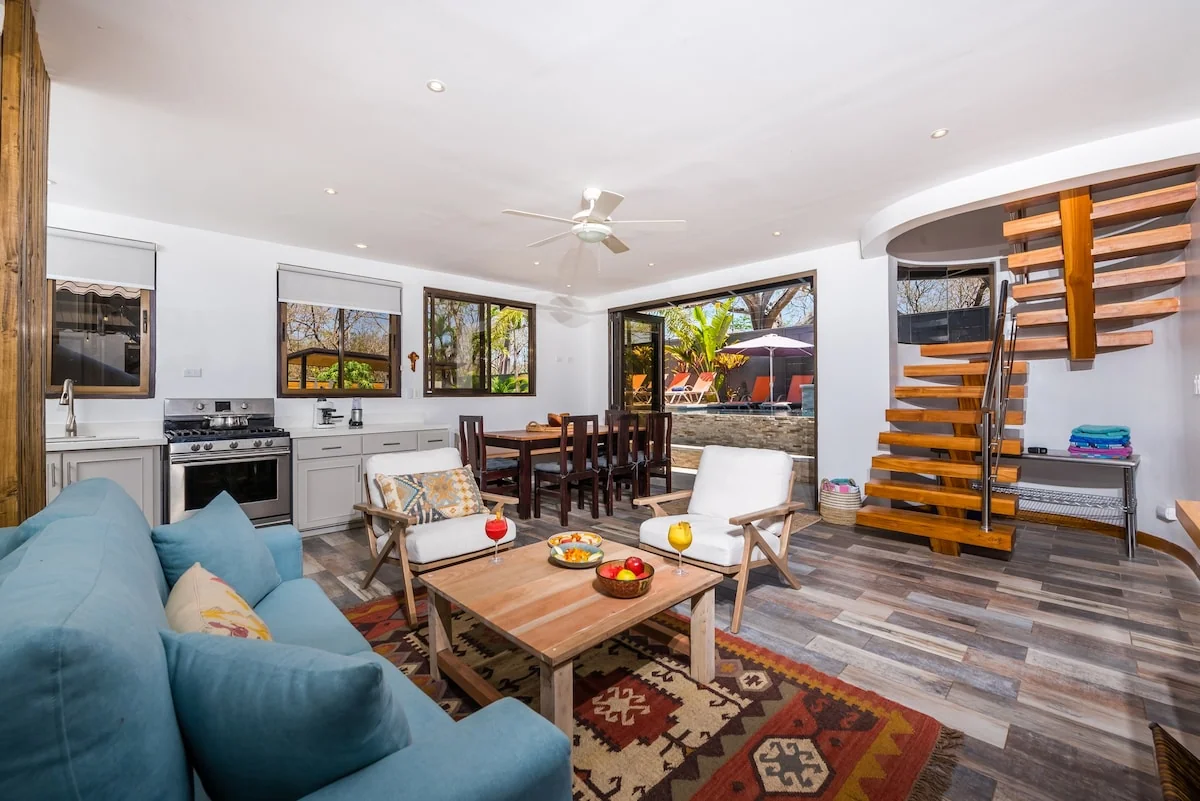 12 Guests 5 Bedrooms Pool Firepit Walk to Beach — 5 bedroom vacation rental in Playa Langosta