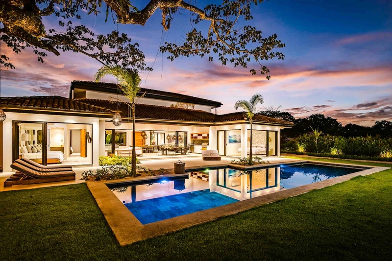 Villa Twilight Tree