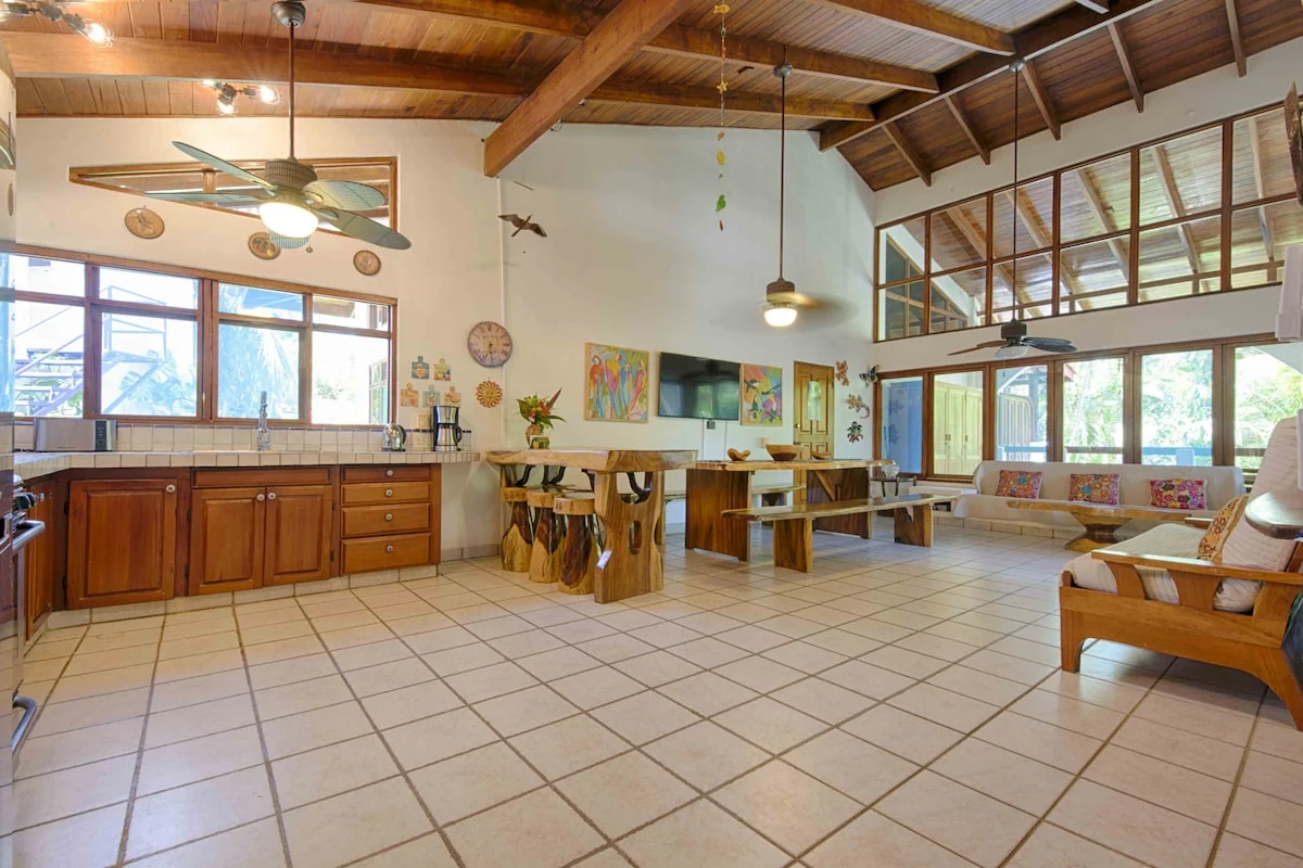 Spacious 2 BD 2 BA Across the Beach ❤️ Large Pool | Fast Wifi | Full Staff - Apartments for Rent in Playa Langosta, Guanacaste Province, Costa Rica