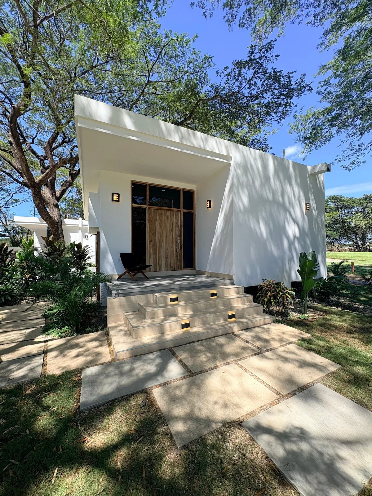 Studio Apartment - Hacienda Iguana w/ Generator - Apartments for Rent in Tola, Rivas, Nicaragua - Image 1