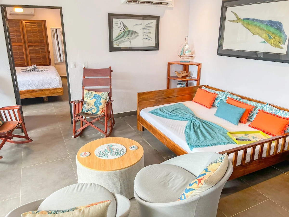 Ocean View Rooftop Private Pool 2 Bed MA Downtown - Houses for Rent in Quepos, Puntarenas Province, Costa Rica