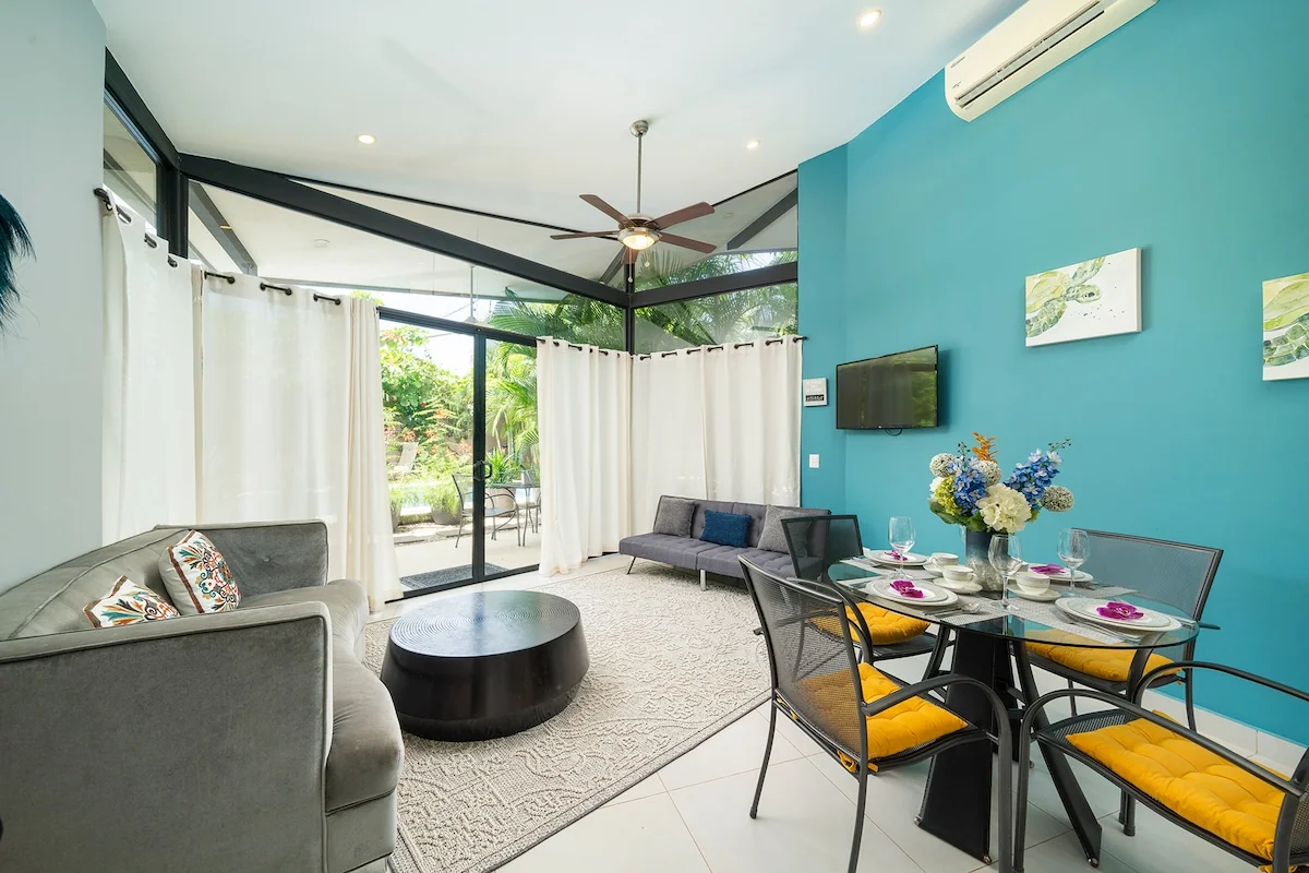 55% OFF 2BR Pool Oasis Daily Service Walk to Beach — 2 bedroom vacation rental in Playa Langosta