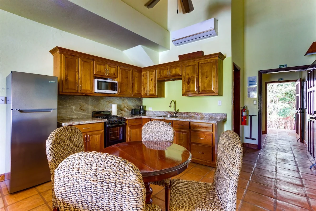 Apartment in Placencia - Image 1