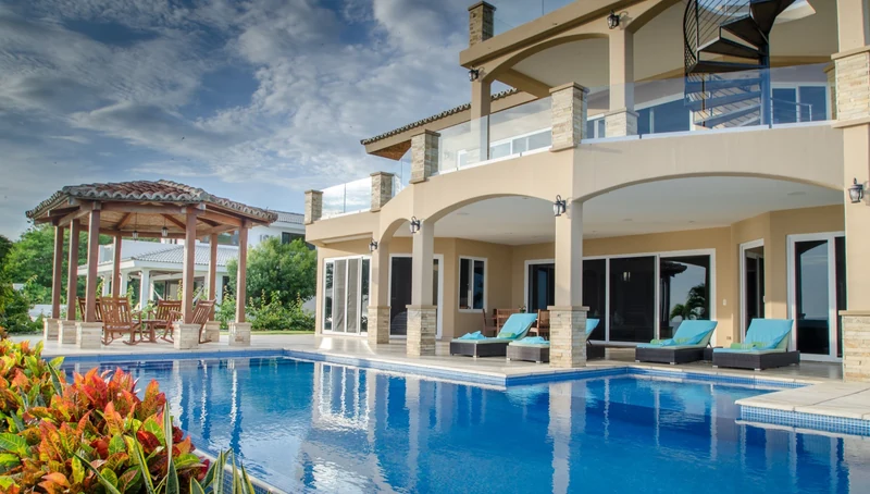 Altos de Colorado — 5 bedroom vacation rental in Hacienda Iguana