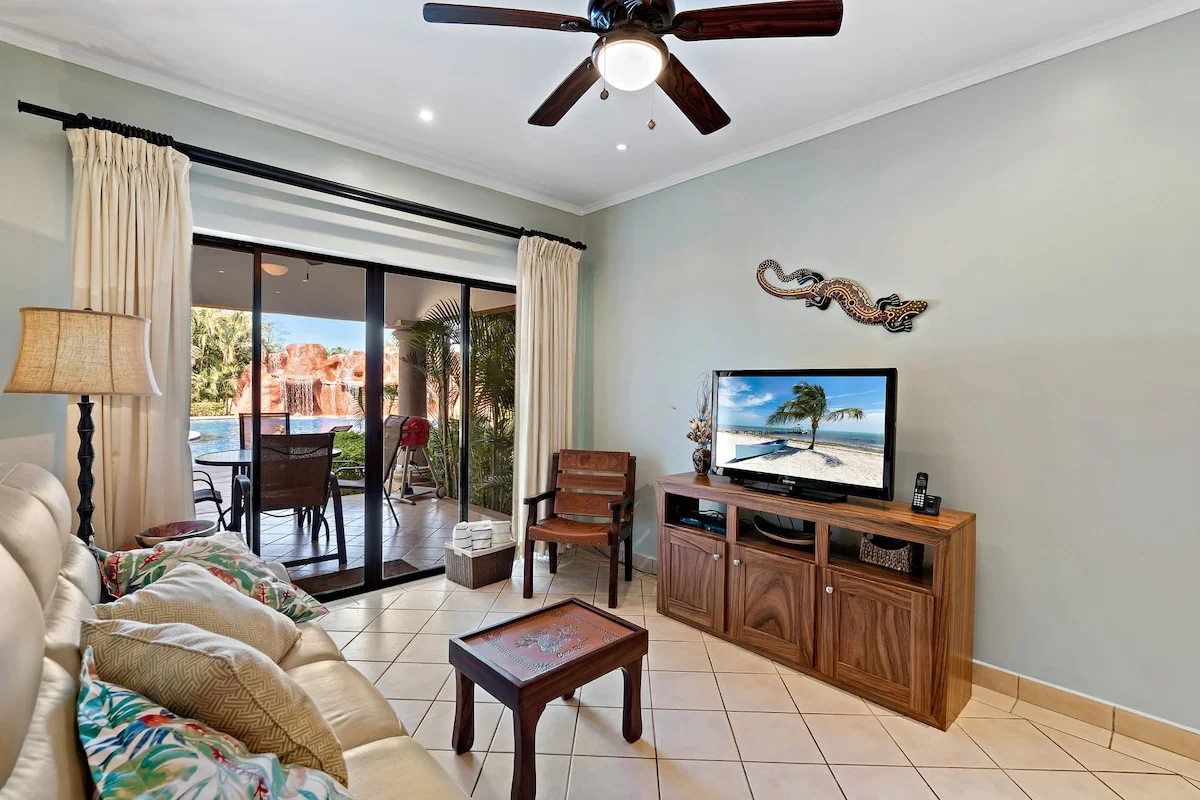 Sunrise Poolside Oasis Condo
