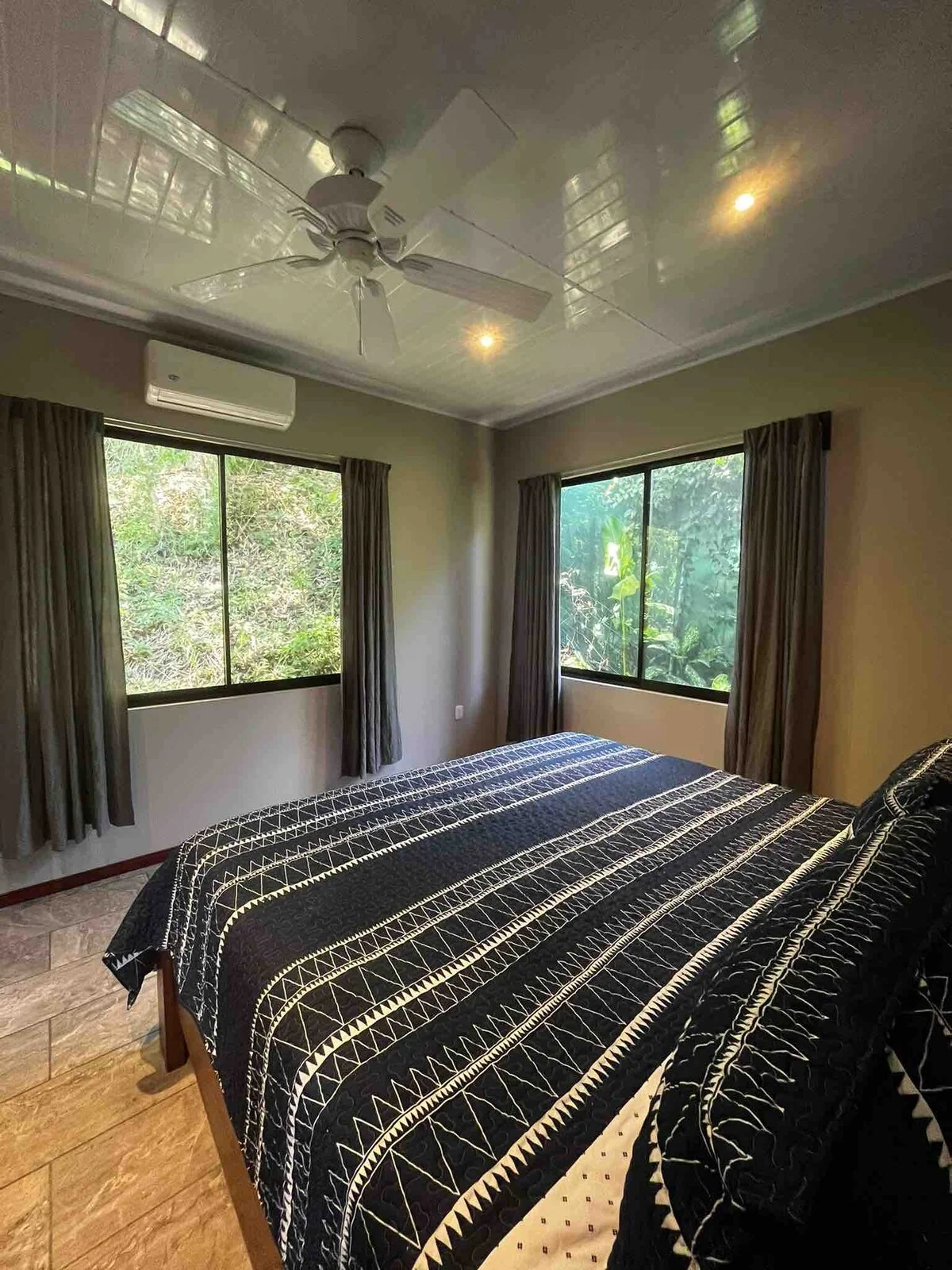 Local Neighborhood 2bed/1bath/Full kitchen - Apartments for Rent in Quepos, Puntarenas Province, Costa Rica