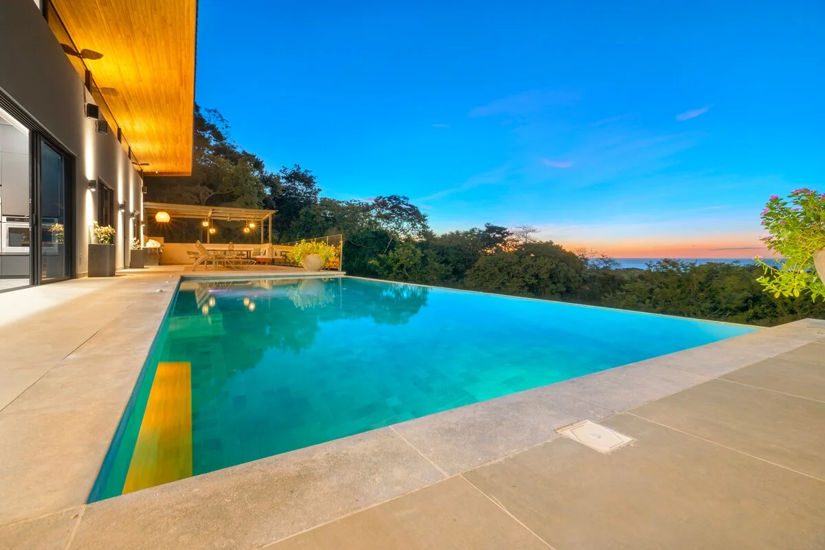 Luxury New 6 Bedroom Villa in Gated Community - Houses for Rent in Tamarindo, Provincia de Guanacaste, Costa Rica - Image 1