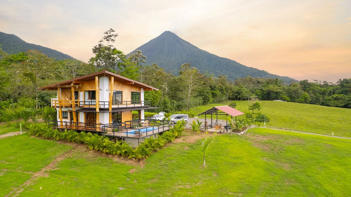 Dos Volcanes By la Fortuna Vacation Rentals - Cabins for Rent in La Fortuna, Alajuela Province, Costa Rica - Image 1