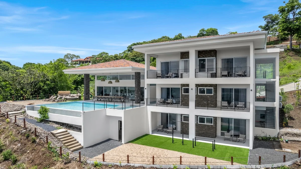 Villa in Playas del Coco, Costa Rica - Image 1