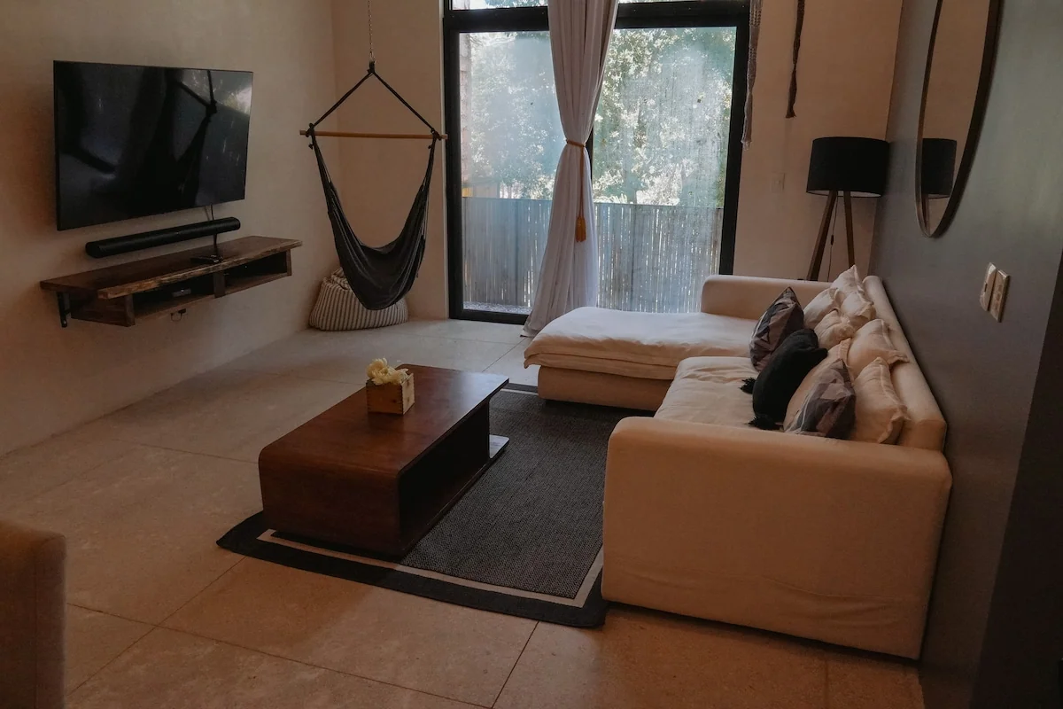 6BR Villa