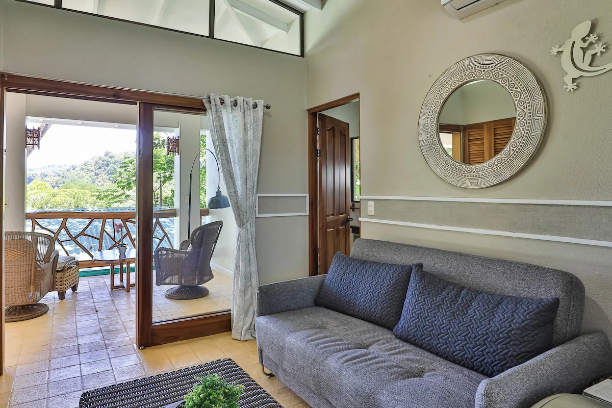 Private pool, BBQ and space for 11 - Houses for Rent in Quepos, Puntarenas, Costa Rica - Image 1