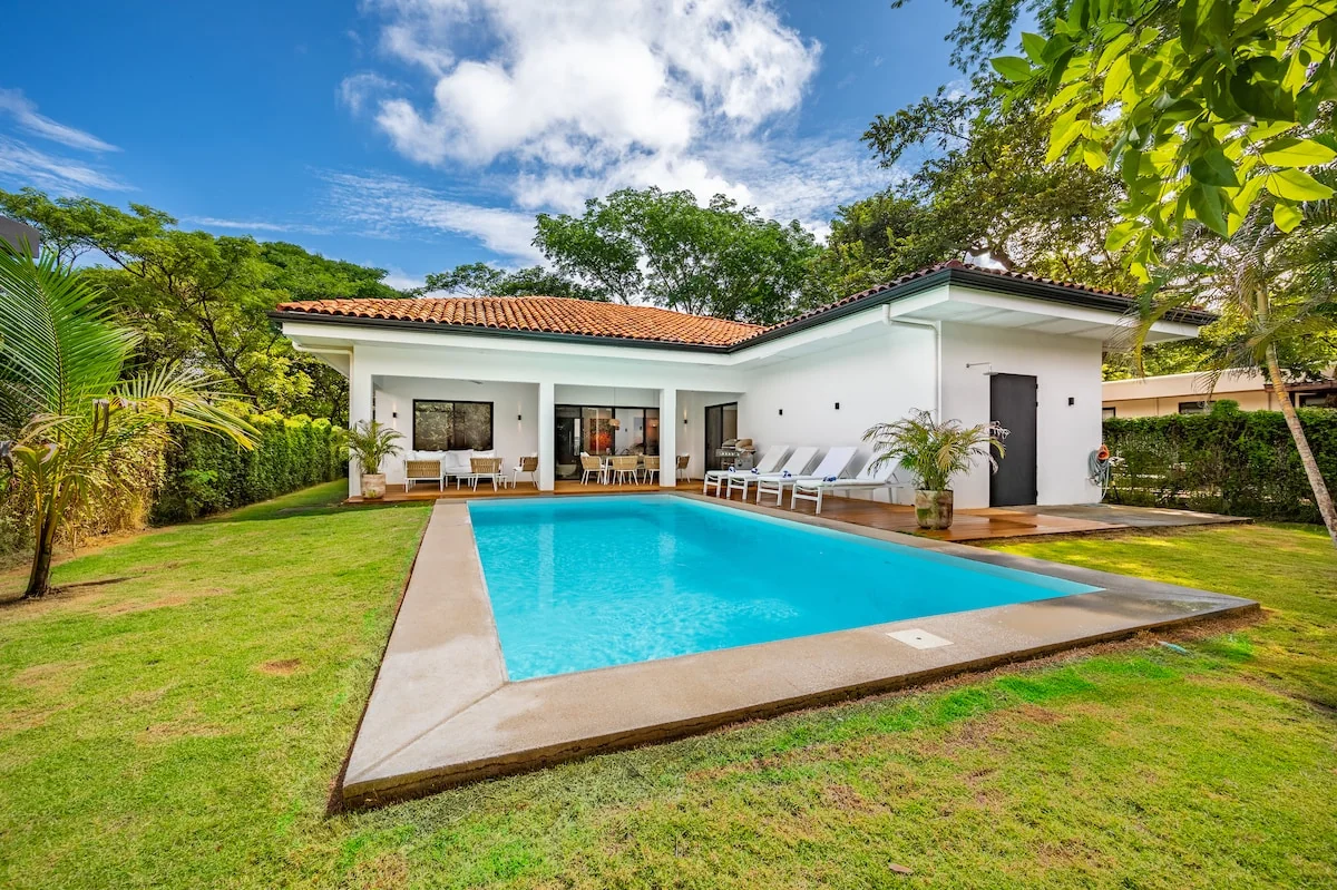 6 min walk from the waves of Tamarindo Beach - Houses for Rent in Tamarindo, Guanacaste Province, Costa Rica - Image 1