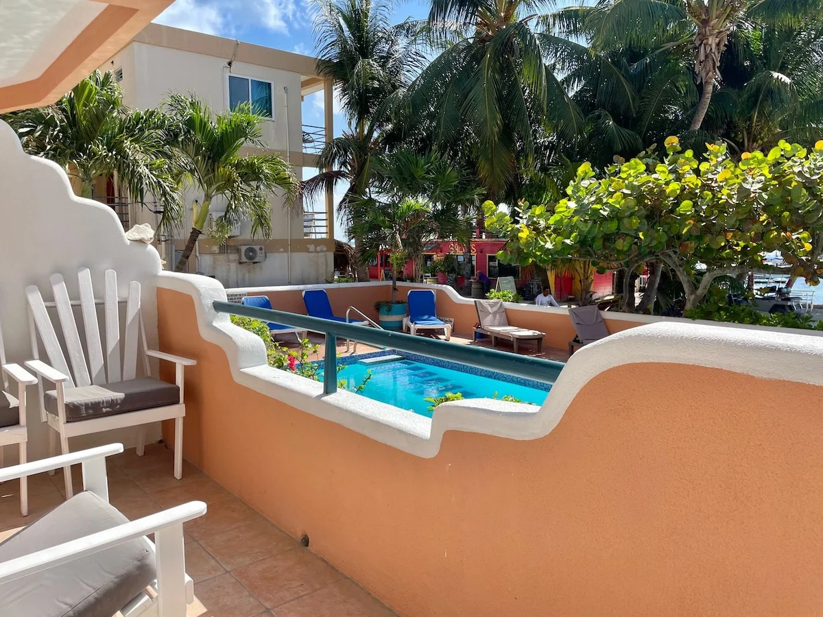 Seaside Villas 2, 1st Flr, beach pool jacuzzi - Condominiums for Rent in Caye Caulker, Caye Caulker, Belize - Image 1