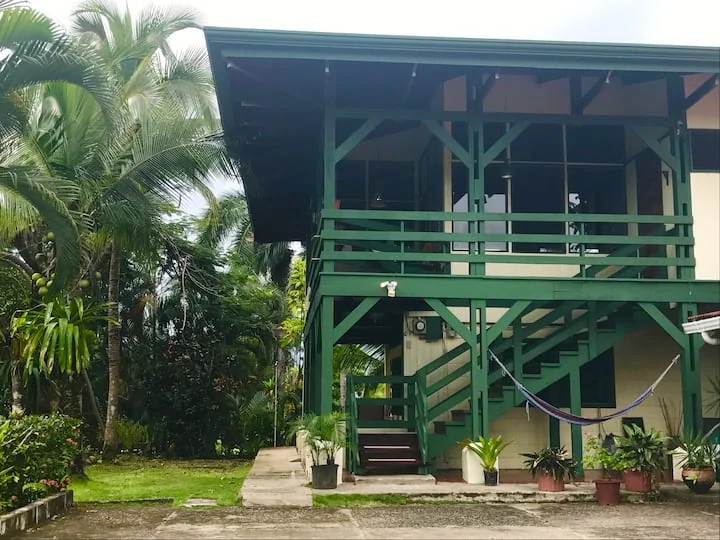Ocean breeze wooden Polynesian style bungalow - Houses for Rent in Manuel Antonio, Puntarenas, Costa Rica