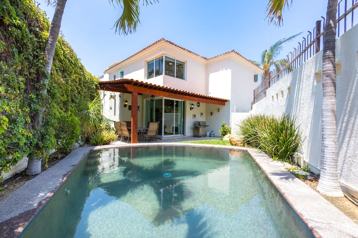 Great Location Spacious Villa - Arcade Room & Pool - Villas for Rent in Cabo San Lucas, Baja California Sur, Mexico