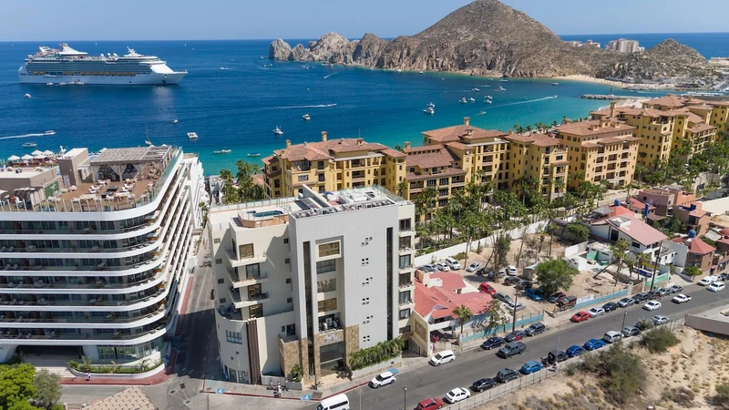 Luxury condominium 1 block from Medano beach. - Condominiums for Rent in Cabo San Lucas, B.C.S., Mexico