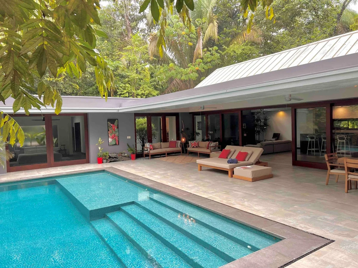 Casa de las Lapas. Monkeys & Macaws! - Houses for Rent in Manuel Antonio, Provincia de Puntarenas, Costa Rica