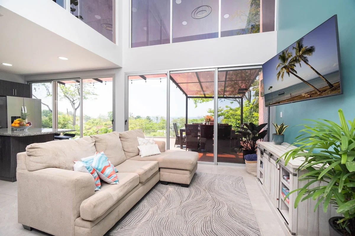 King Bed Ocean View House with Infinity Pool - Houses for Rent in Playa Hermosa, Puntarenas Province, Costa Rica - Image 1