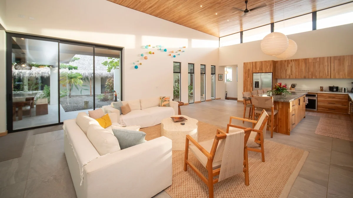 6BR Villa