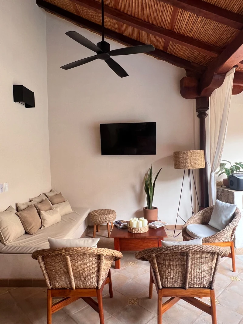 Central Park Luxe Historical Home With Pool - Houses for Rent in Granada, Granada, Nicaragua