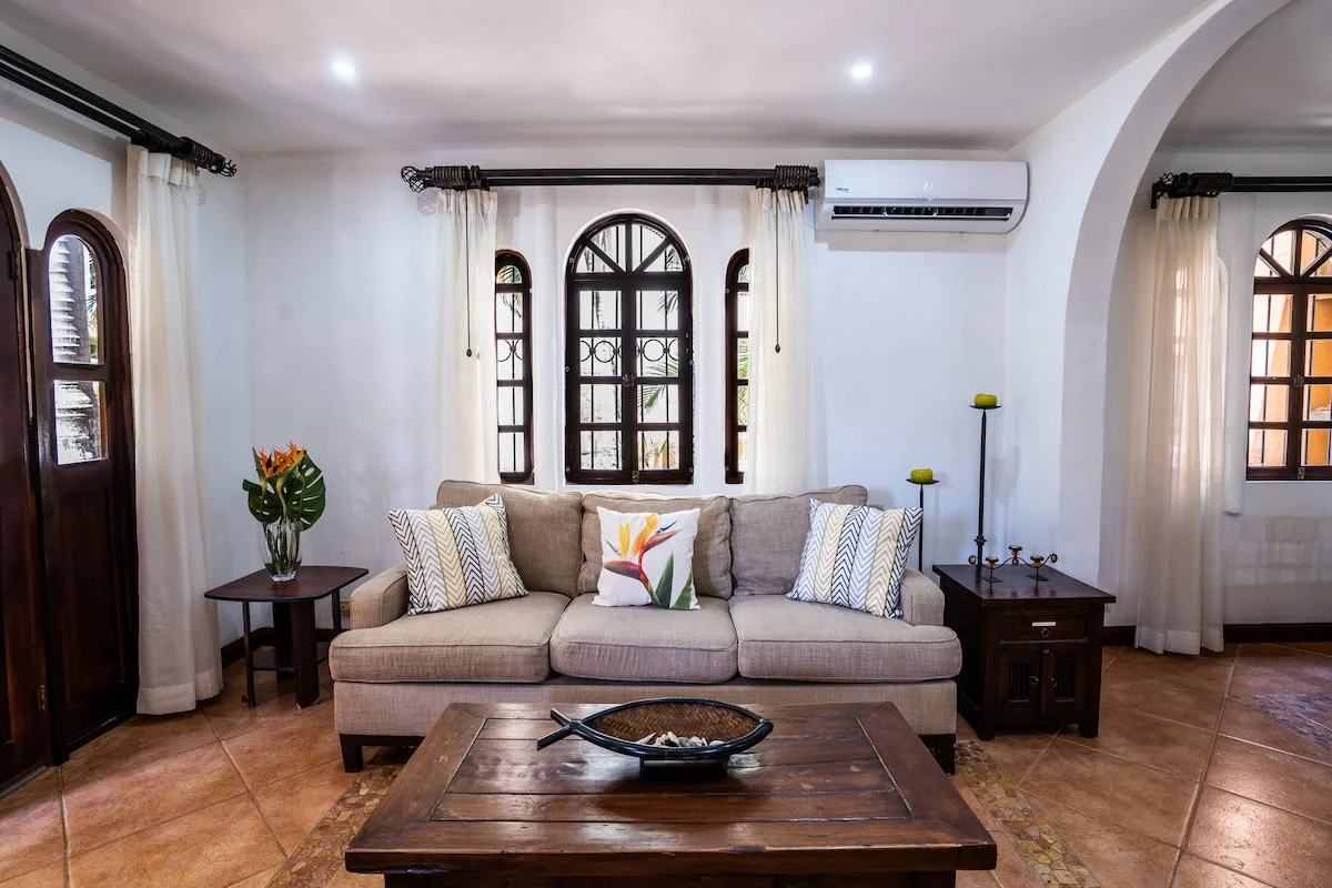 Elegant Colonial Style Villa with Pool — 2 bedroom vacation rental in Tamarindo