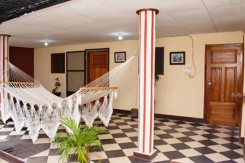 Casa Rosa 3min Central Park-Wifi A/C - Houses for Rent in Granada, Granada, Nicaragua