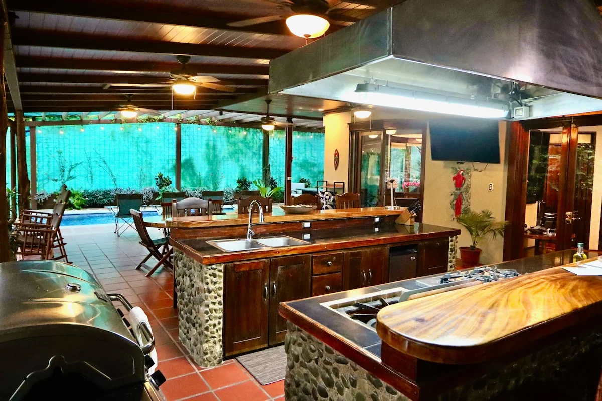 Lapa Villas: 3 Homes, Heated Pool & Beach Trail! - Houses for Rent in Manuel Antonio, Provincia de Puntarenas, Costa Rica