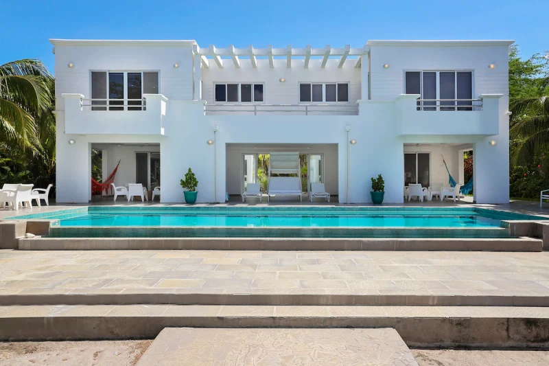 Casa Moderna Frente al Mar