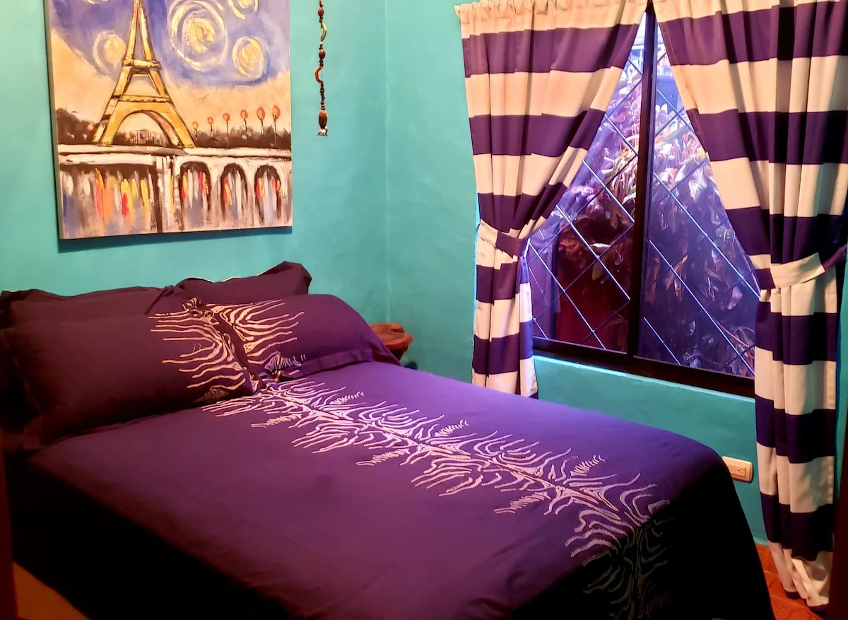 Manuel Antonio Beach Peregrino6 FAST INTERNET WIFI — 3 bedroom vacation rental in Manuel Antonio