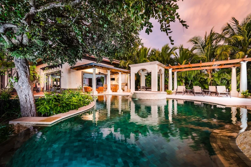 Exclusive Beachfront Villa with private staff - Houses for Rent in Tamarindo, Guanacaste, Costa Rica