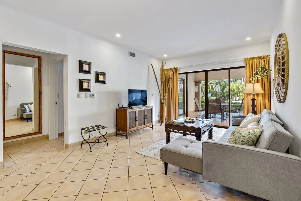 SR9: Luxury Condo Across the Street from Beach — 2 bedroom vacation rental in Tamarindo