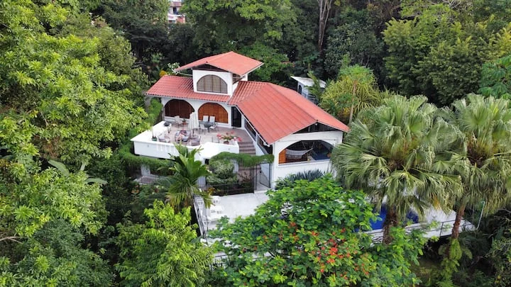 Villa Tekla