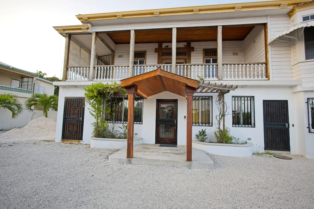 SeaView 7 Bed 7 Bath Apartment in Belize City - Apartments for Rent in Belize City, Belize District, Belize - Image 1