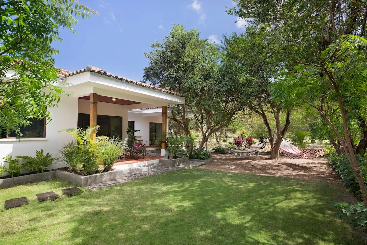 Casita de Sol, just one row back from beach front! - Houses for Rent in Tola, Rivas, Nicaragua