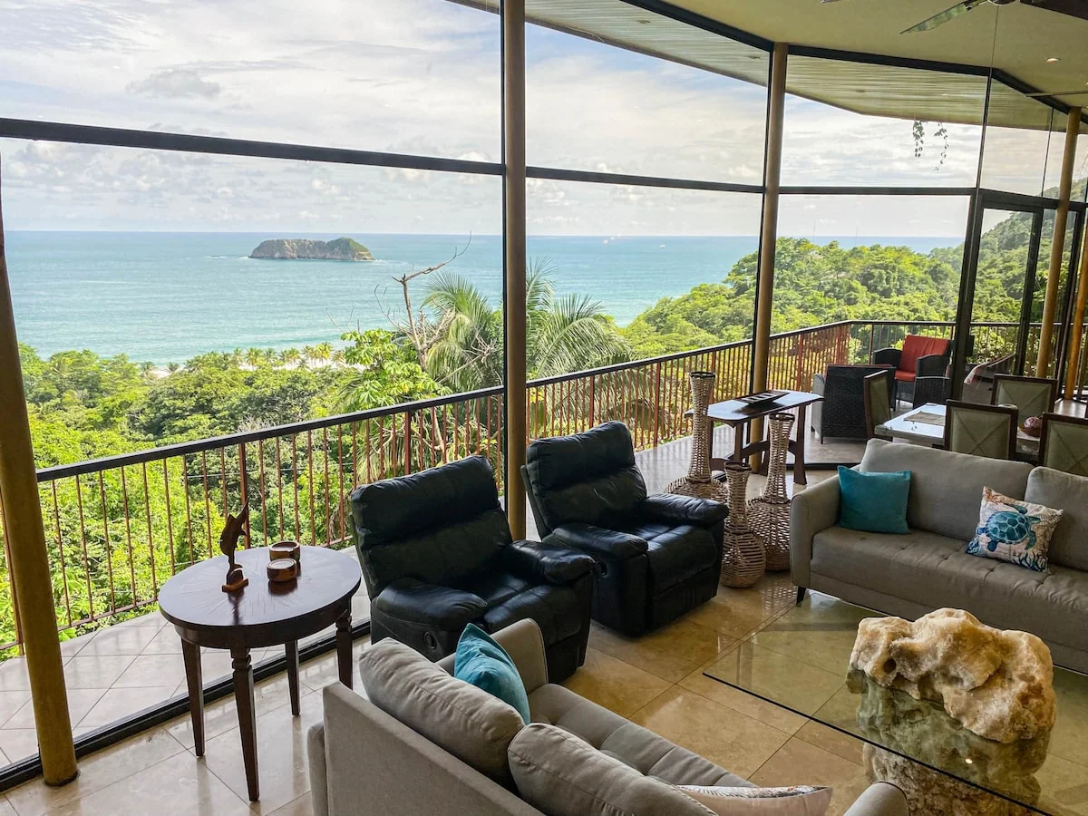 Casa Cristal, Stunning Ocean Views, Walk to beach — 4 bedroom vacation rental in Manuel Antonio
