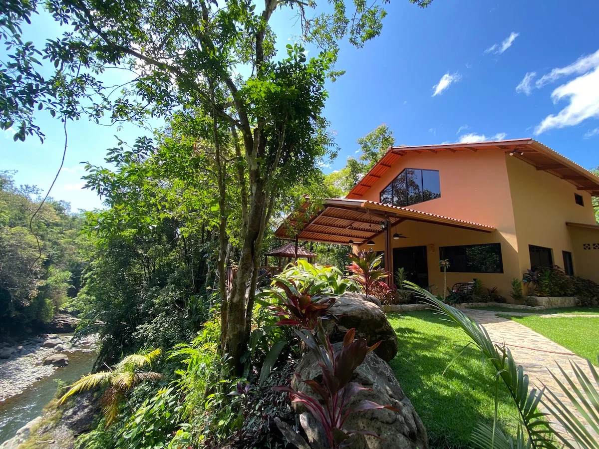 Caldera River Canyon — 2 bedroom vacation rental in Caldera