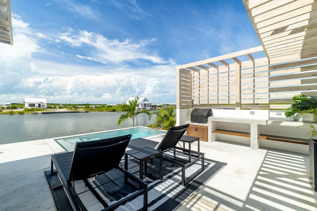 Villa Seabreeze & Mistico Beach Club +Boat Shuttle - Villas for Rent in Mahogany Bay Seagrape Drive, San Pedro, Ambergris Caye, Belize, Belize - Image 1