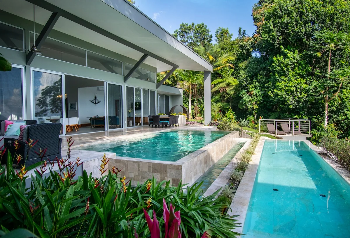 Home in Puntarenas Province - Image 1