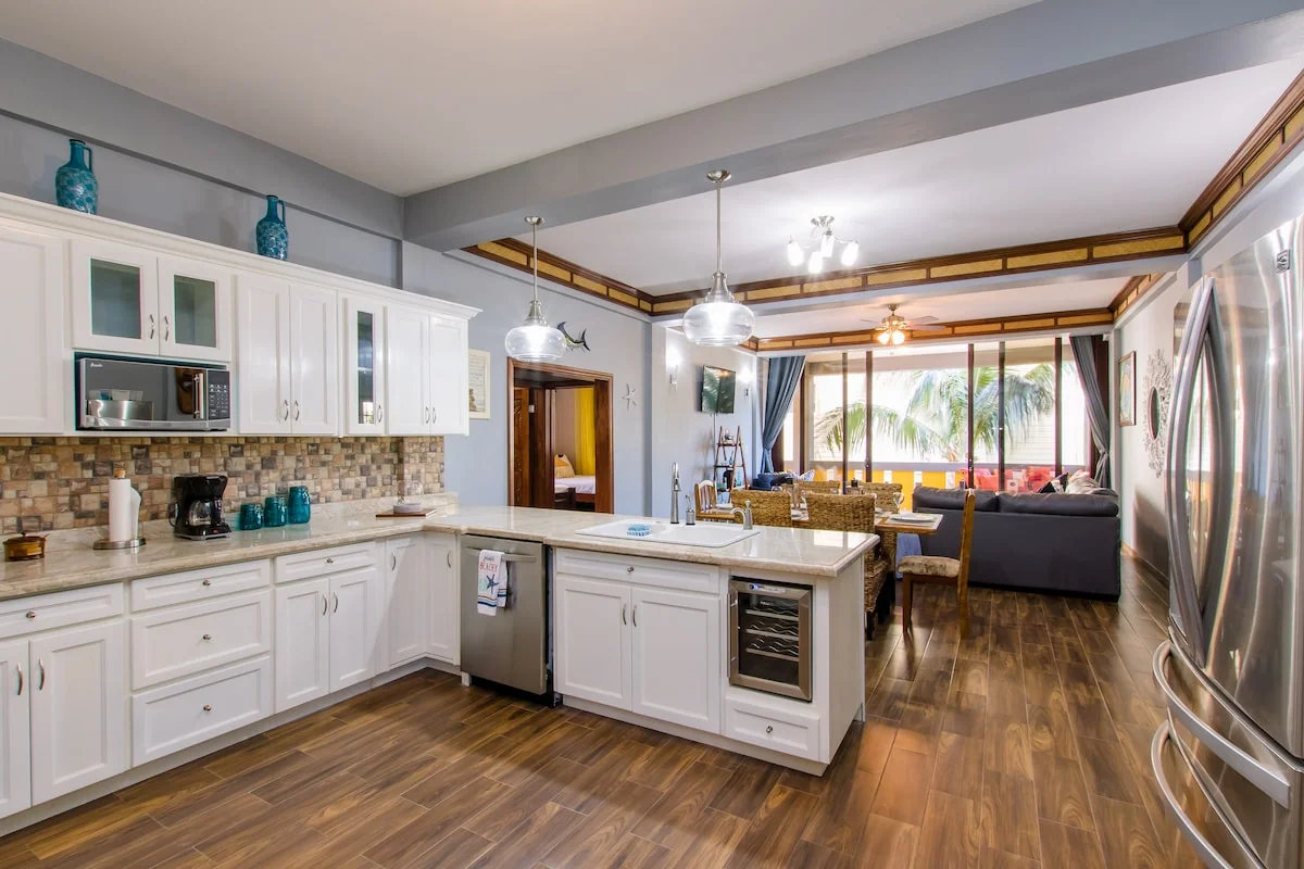 KhalKob's Estate: Master Suite (GOLD STANDARD) - Serviced apartments for Rent in Placencia, Stann Creek District, Belize - Image 1
