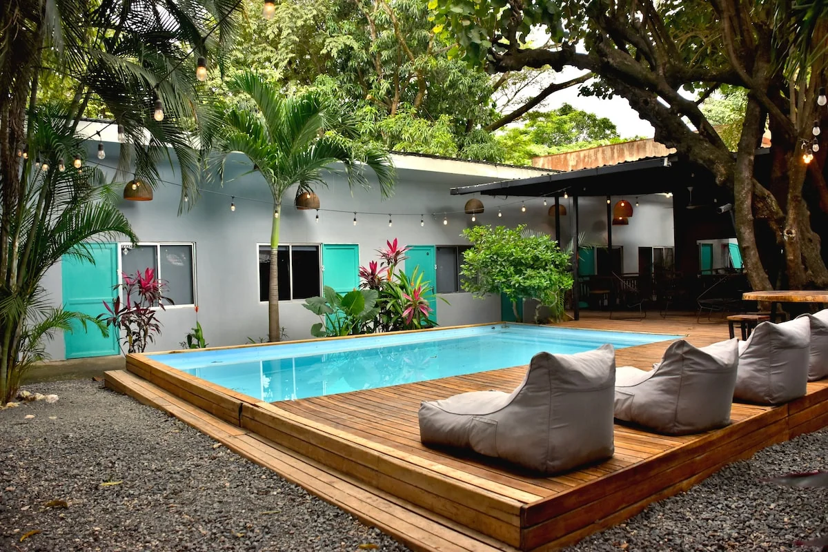 private room in the heart of town with breakfast - Bed and breakfasts for Rent in Tamarindo, Provincia de Guanacaste, Costa Rica